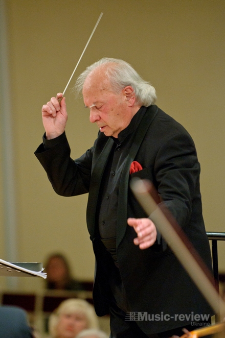 РНародний артист України оман Кофман. диригент Народний артист України Роман Кофман. диригент