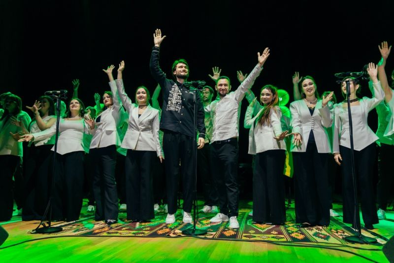 Хор “Гомін” та TEATR.org.ua зібрав близько 10 мільйонів гривень на ЗСУ у європейському турі
